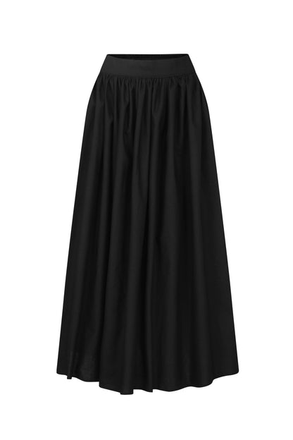 The.lookbook.select推出的Jesse Maxi Skirt是一款黑色高腰短裙，裙身聚拢，輪廓豐滿，長度為中長款，以白色為背景。.